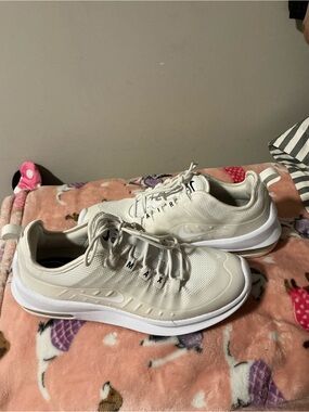 Nike Women’s Beige/Tan Air Max Athletic Sneakers